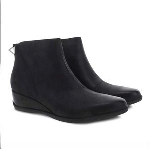 Dansko Serenity Black Waterproof